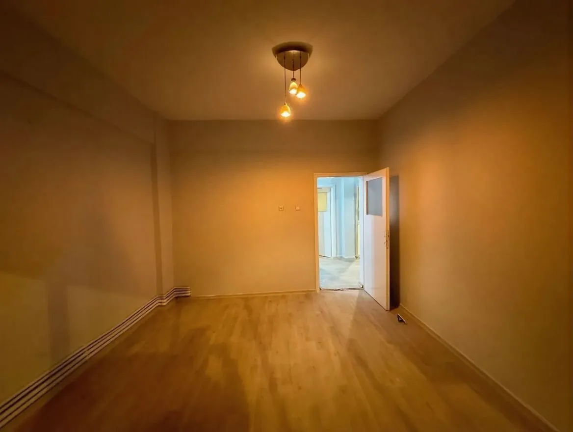 Yakutiye Lalapaşa'da 1. Kat 90 m² 2+1 Kiralık İş Yeri - Fotoğraf 6
