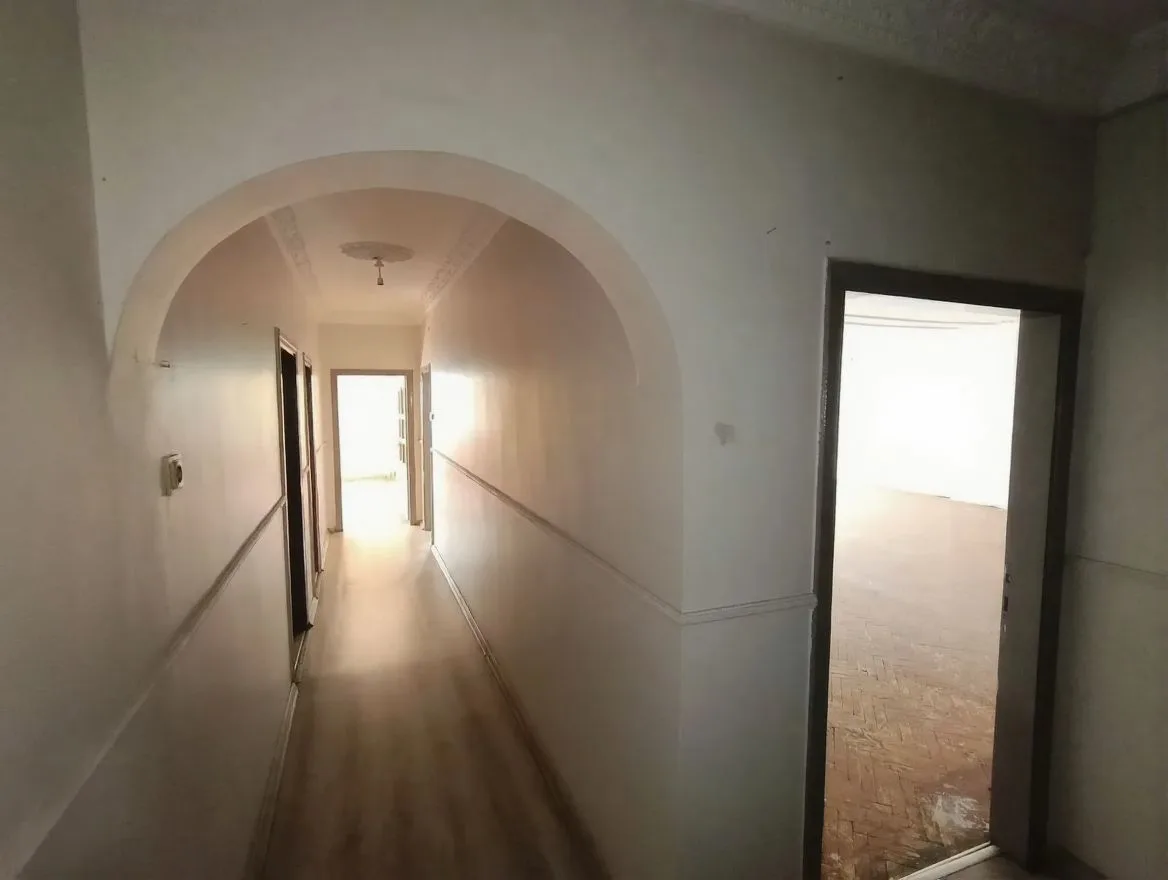 ŞEHİR MERKEZİNDE 220 m² 3+1 GENİŞ KİRALIK DAİRE | MERKEZİ ISITMA - 3