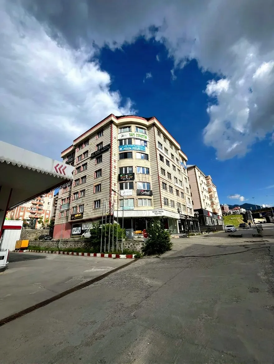 Yakutiye Lalapaşa'da 3. Kat 77 m² Kiralık İş Yeri