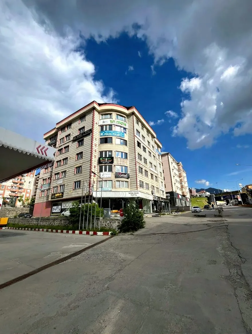 Yakutiye Lalapaşa'da 3. Kat 77 m² Kiralık İş Yeri