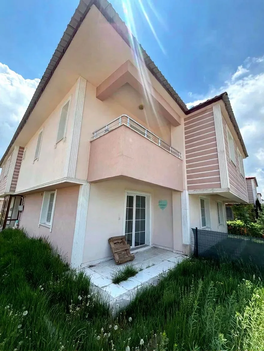 4.5+1 KİRALIK LÜKS VİLLA ERZURUM/AZIZIYE 250M²