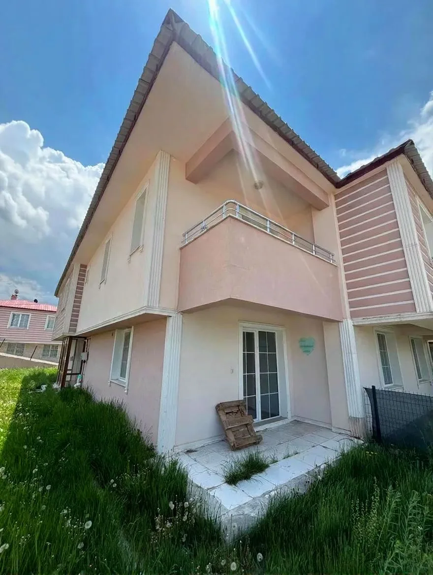 4.5+1 KİRALIK LÜKS VİLLA ERZURUM/AZIZIYE 250M²