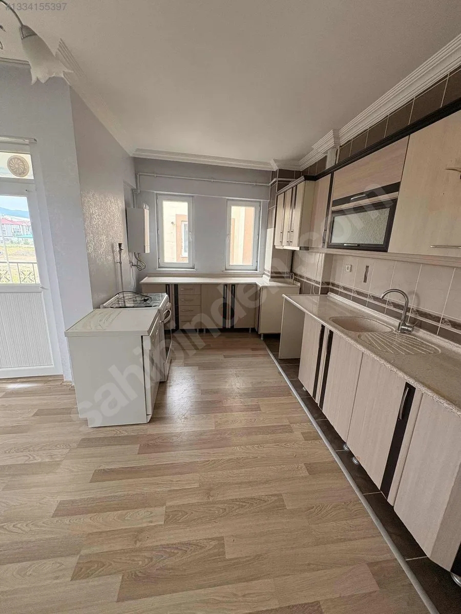 Aziziye Merkez'de 3. Kat 165 m² 3+1 Kiralık Daire