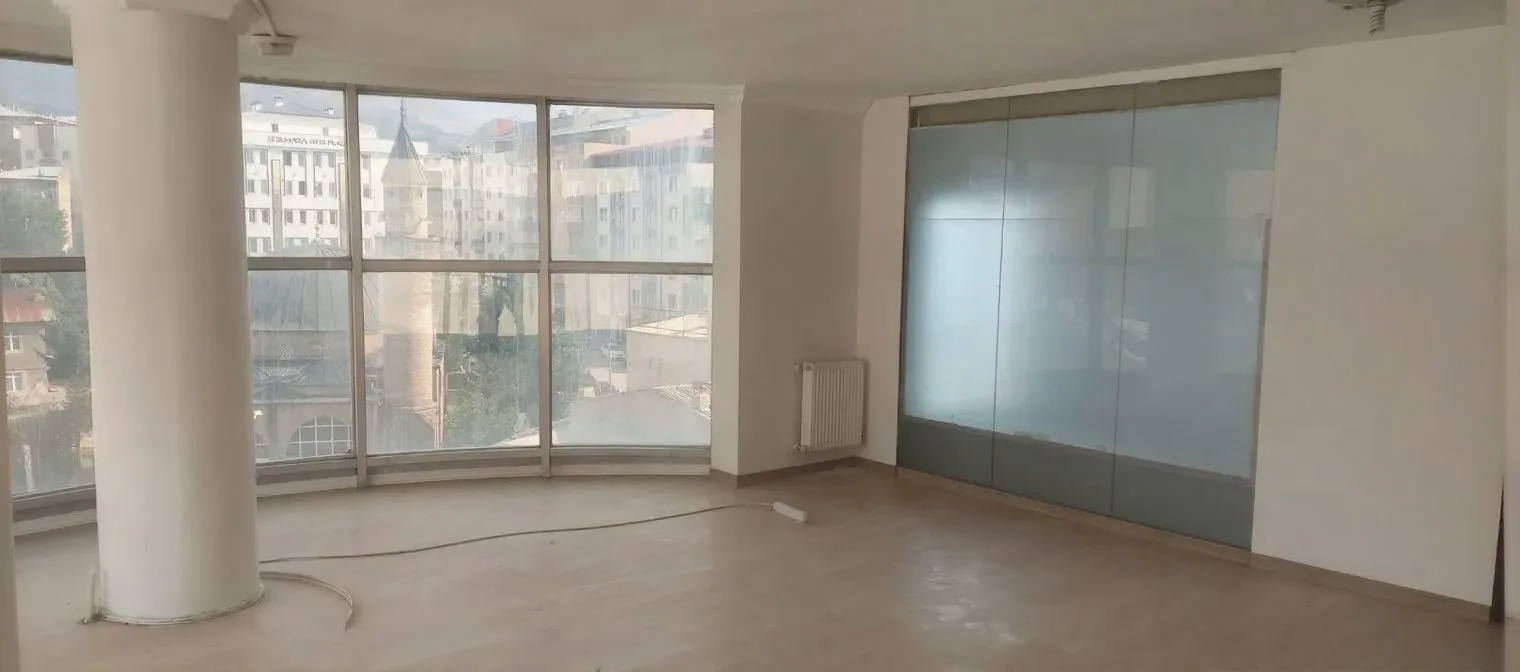 Yakutiye Lalapaşa'da 6. Kat 160 m² Kiralık İş Yeri