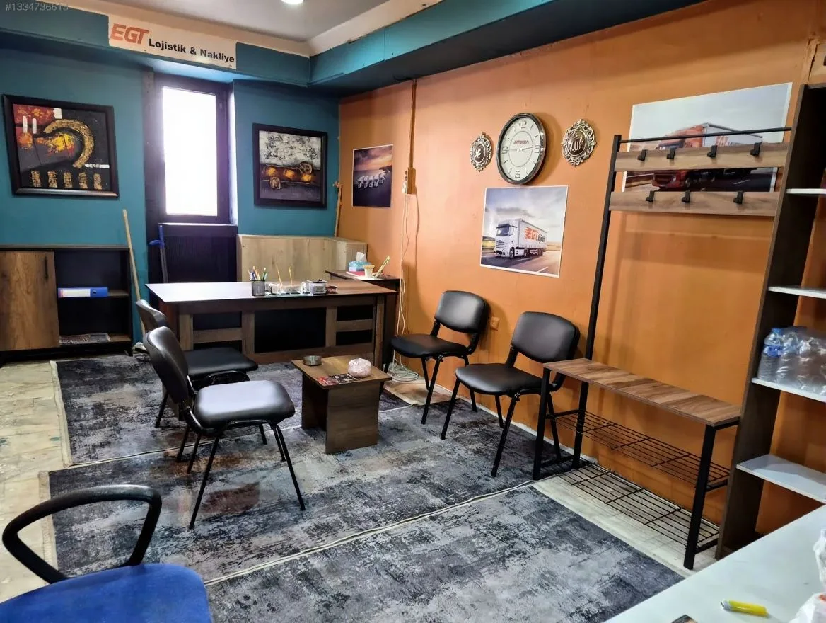 Yakutiye Lalapaşa'da 1. Kat 15 m² Kiralık İş Yeri