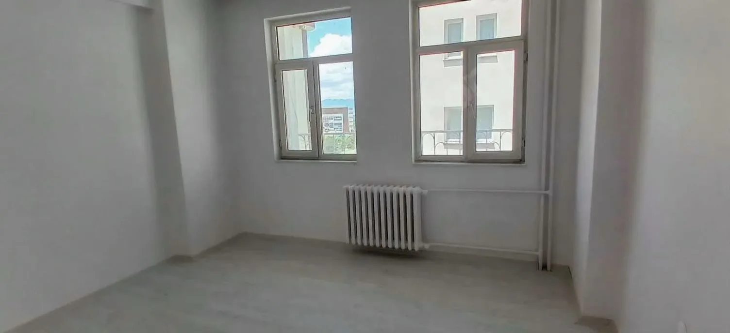 Yakutiye İstasyon'da 5. Kat 200 m² 3+1 Kiralık Villa