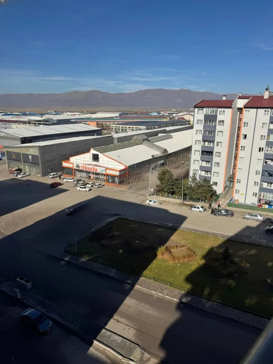 ERZURUM YAKUTIYE KİRALIK 3+1 DAİRE 140M² YENİ - Fotoğraf 16