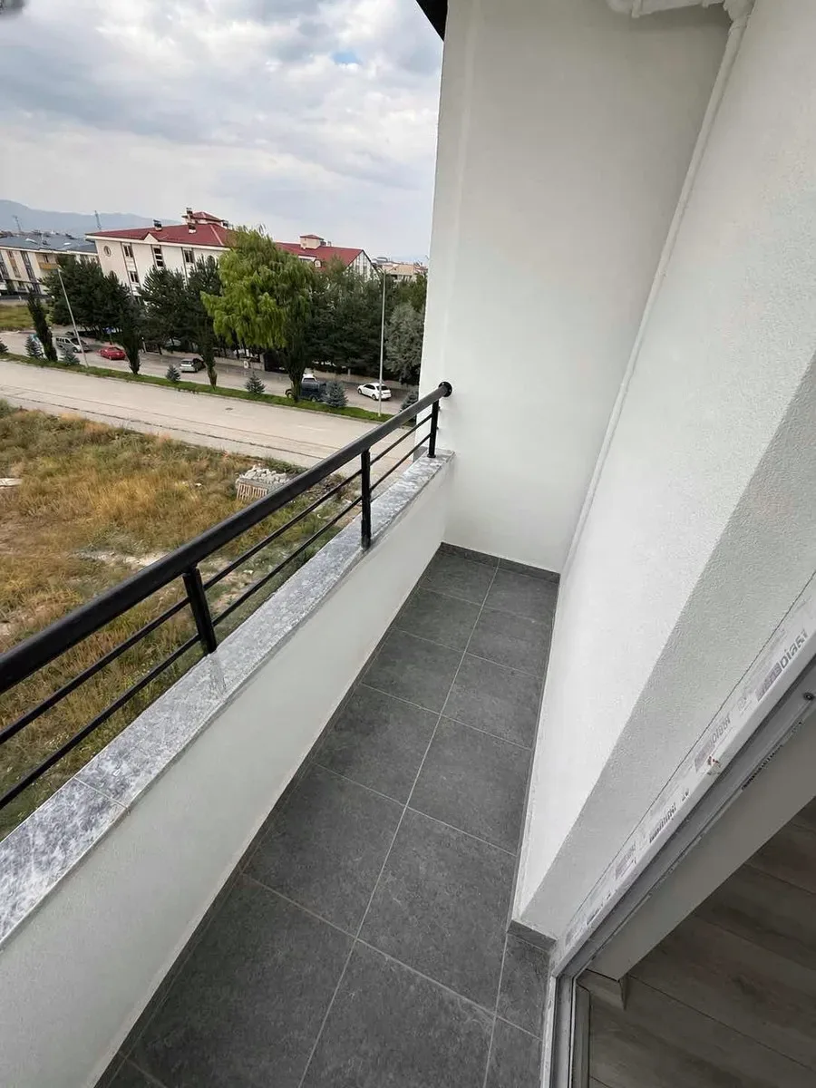 Aziziye Merkez'de 3. Kat 45 m² 1+1 Satılık Daire