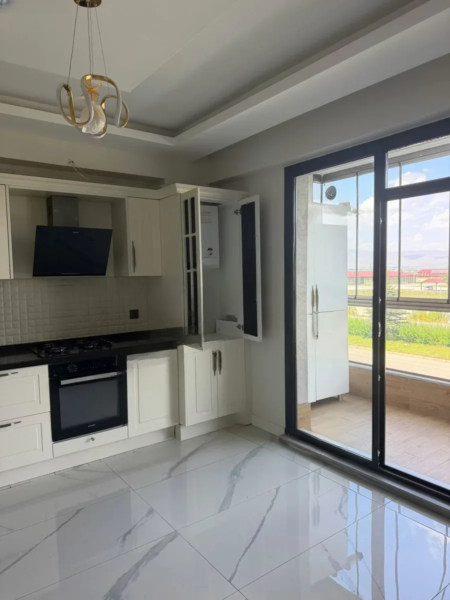 Aziziye Dadaşkent'te 3 Yaşında 1. Kat 155 m² 3+1 Satılık Daire