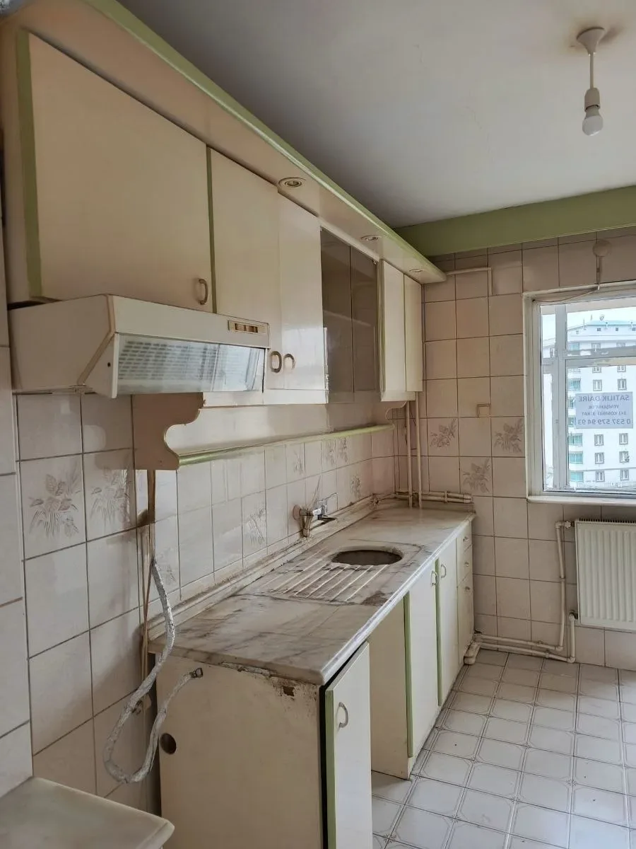 Palandöken Adnan Menderes'te 3. Kat 135 m² 3+1 Kiralık Daire