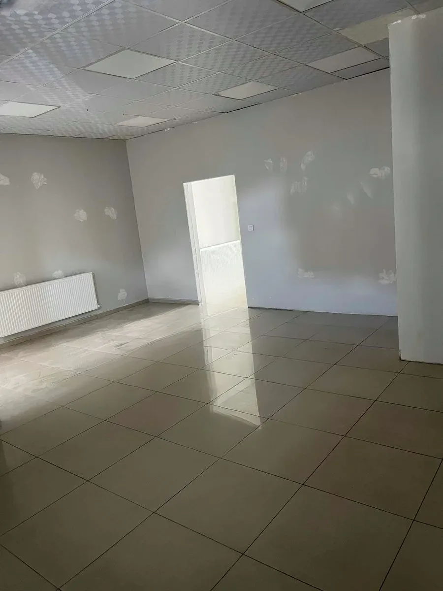 Yakutiye Terminal'da 370 m² Kiralık İş Yeri - Fotoğraf 13