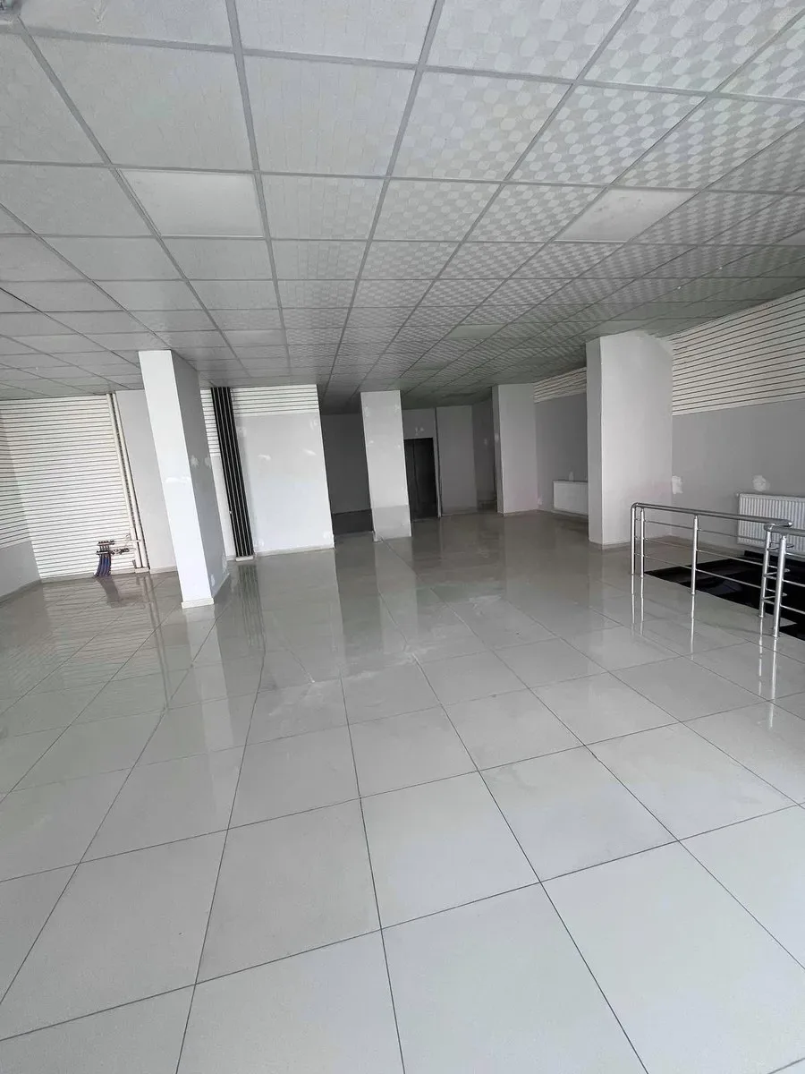 Yakutiye Terminal'da 370 m² Kiralık İş Yeri