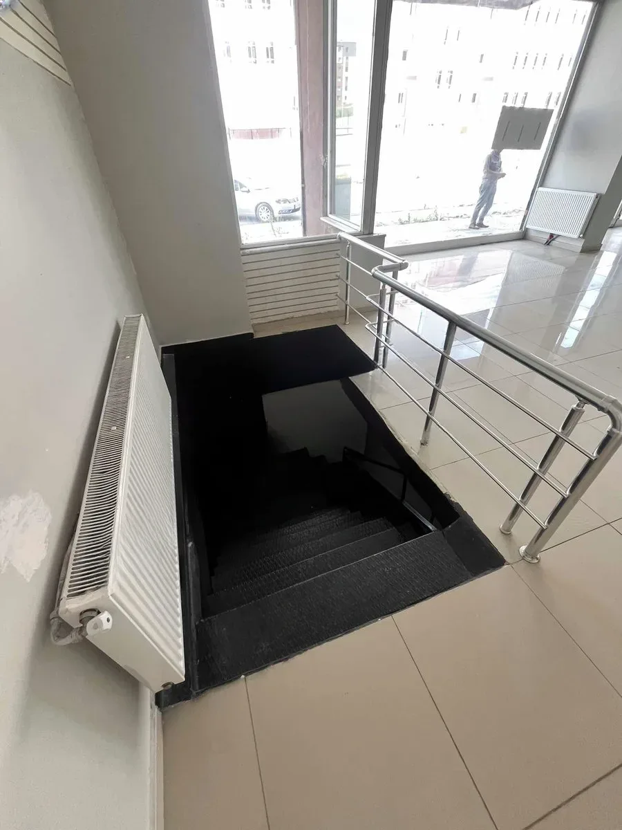 Yakutiye Terminal'da 370 m² Kiralık İş Yeri - Fotoğraf 7