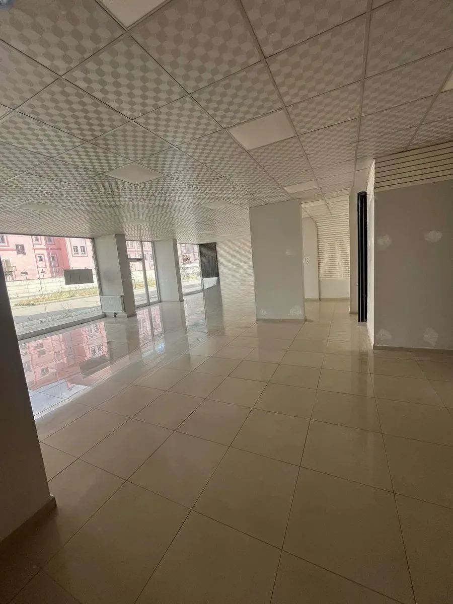 Yakutiye Terminal'da 370 m² Kiralık İş Yeri - Fotoğraf 8
