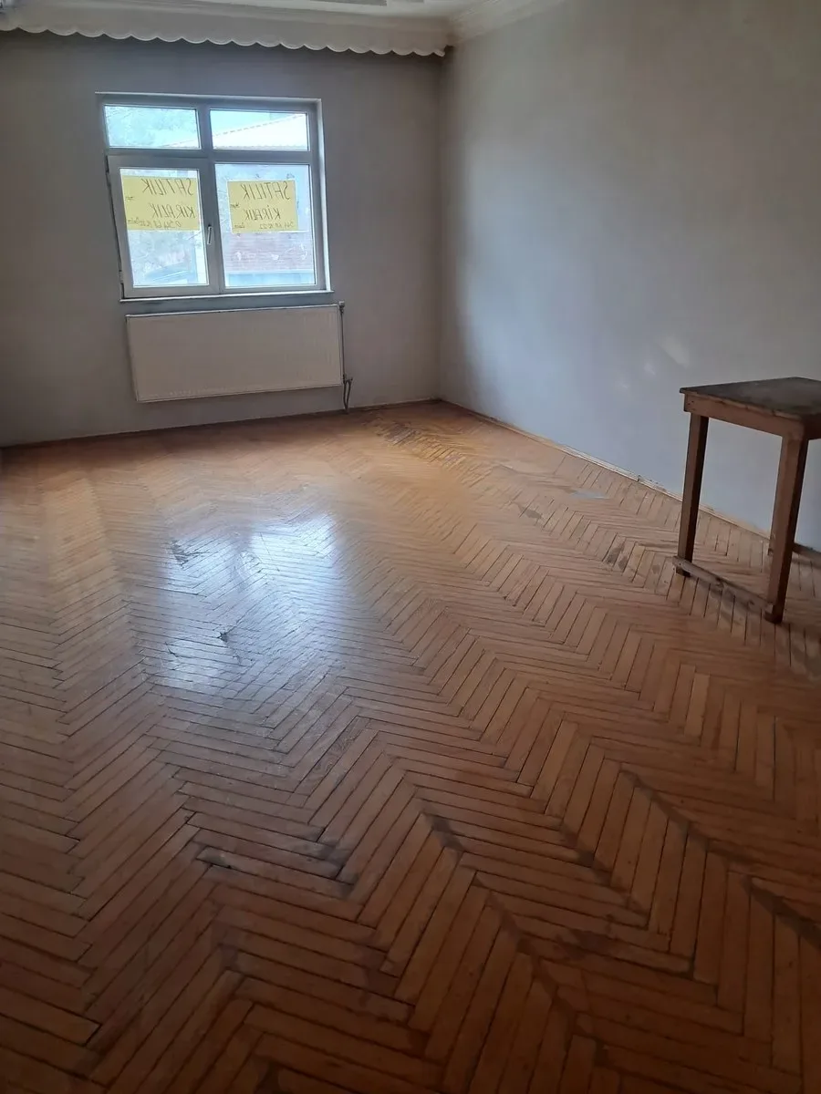 Yakutiye Lalapaşa'da 1. Kat 200 m² 3+1 Kiralık Daire