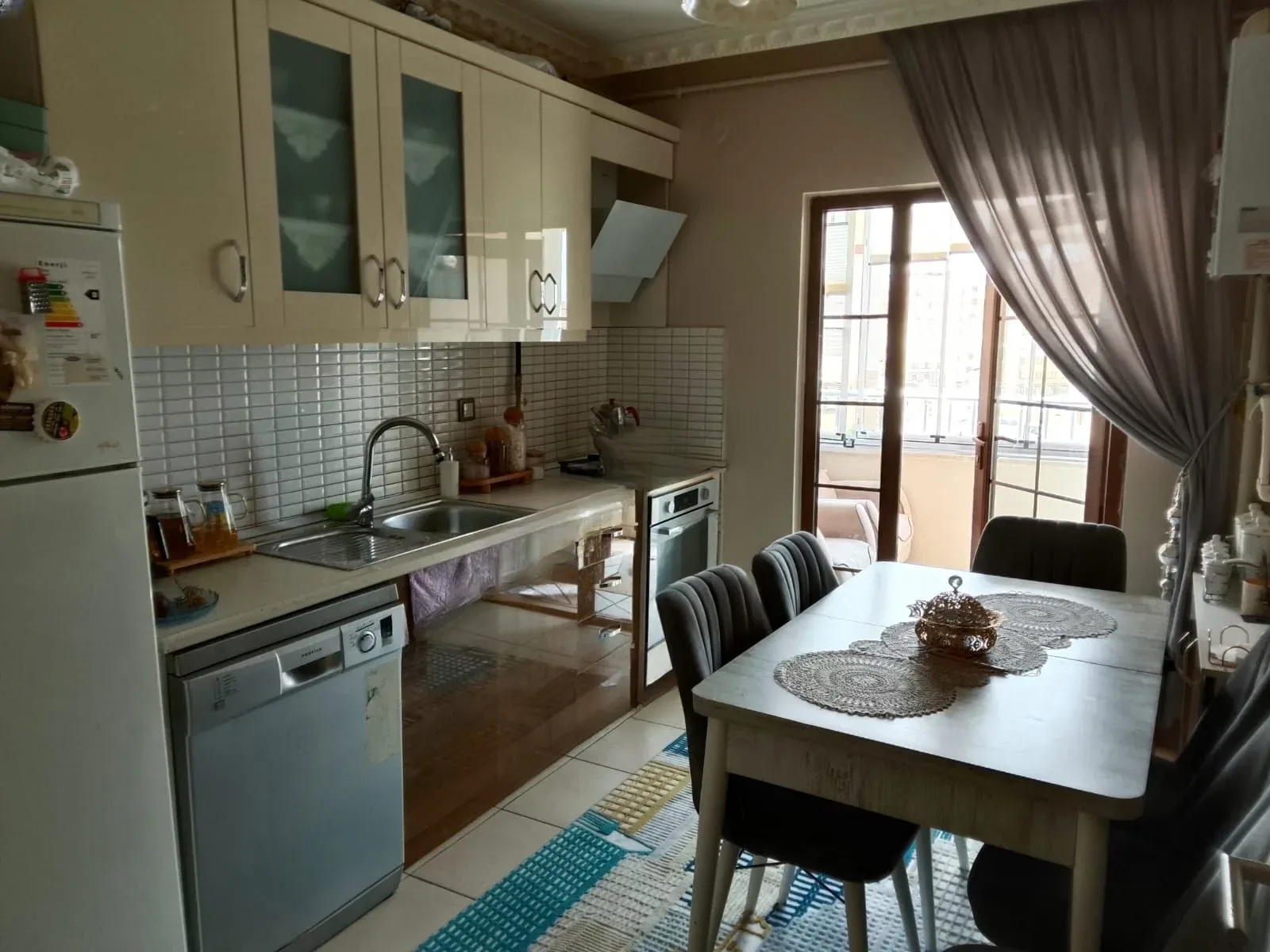 Palandöken Hüseyin Avni Ulaş'ta 5 Yaşında 3. Kat 125 m² 3+1 Satılık Daire