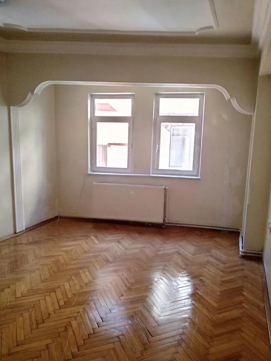 Yakutiye Lalapaşa'da 3. Kat 160 m² 3+1 Kiralık Daire