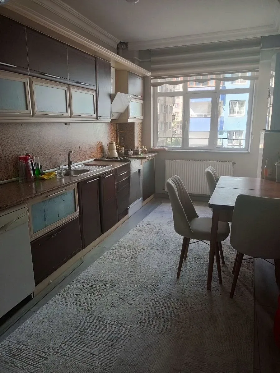 Yakutiye Lalapaşa'da 1. Kat 155 m² 3+1 Satılık Daire