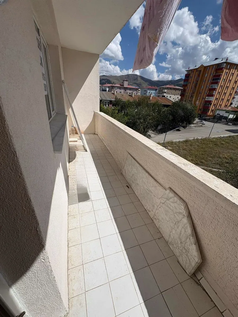 Palandöken Yunusemre'de 4. Kat 140 m² 3+1 Kiralık Daire - Fotoğraf 14