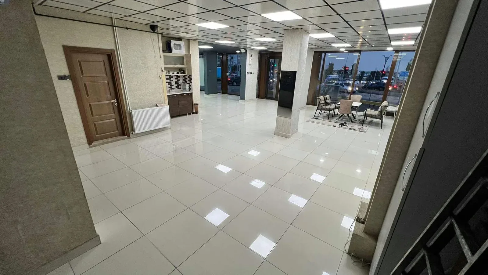 Yakutiye Lalapaşa'da 460 m² Kiralık İş Yeri - Fotoğraf 8