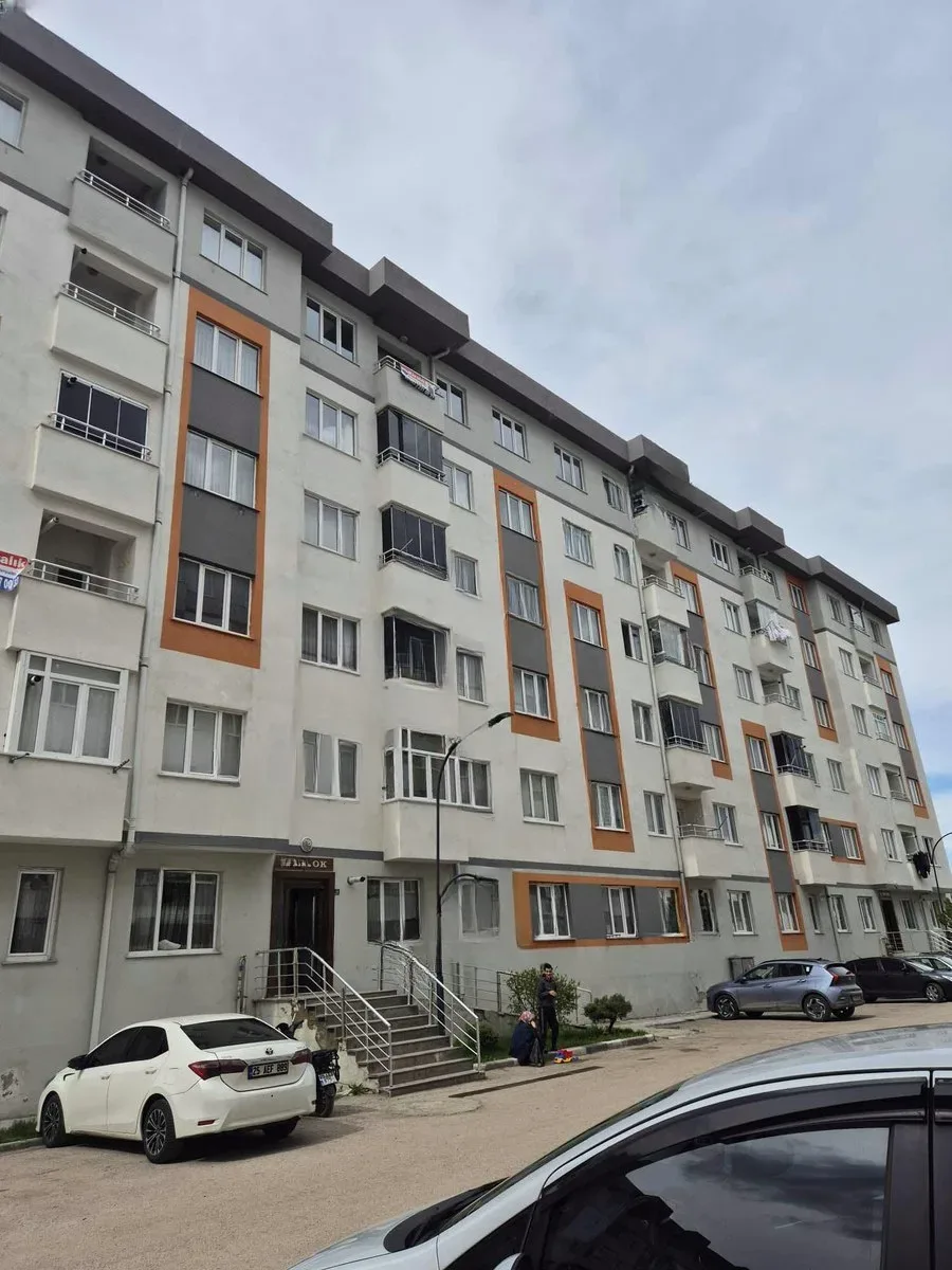 Yakutiye Terminal'da 5 Yaşında 5. Kat 80 m² 2+1 Kiralık Daire