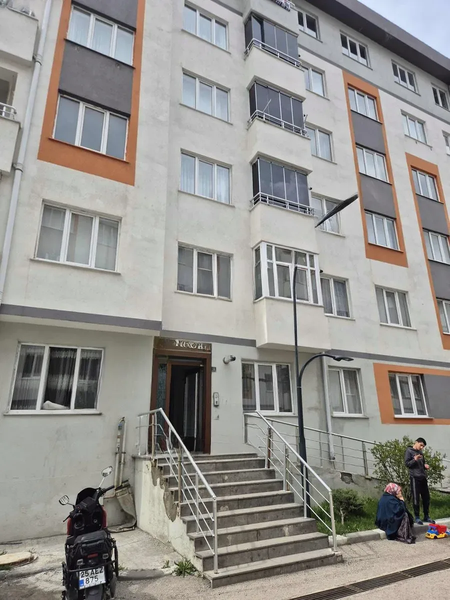Yakutiye Terminal'da 5 Yaşında 5. Kat 80 m² 2+1 Kiralık Daire