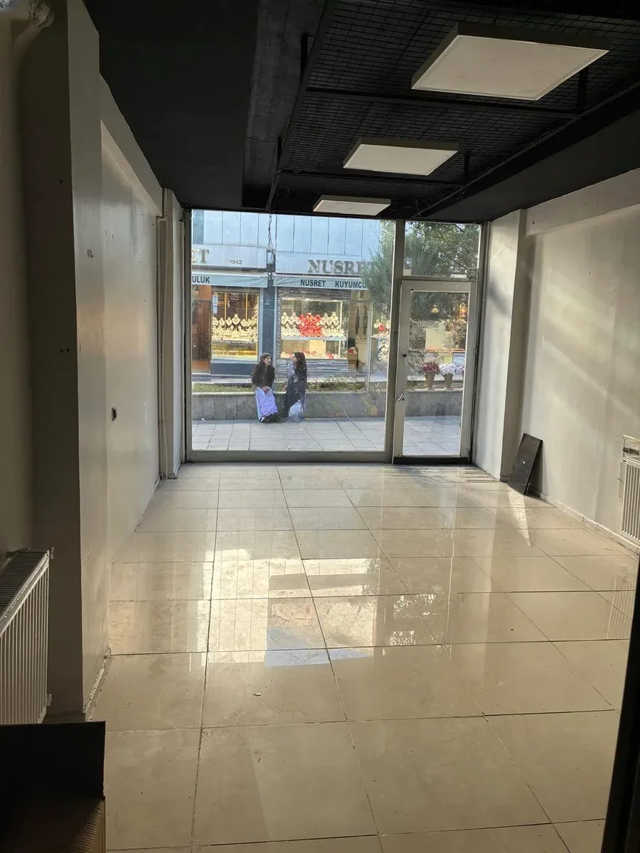 Yakutiye Lalapaşa'da 132 m² Satılık İş Yeri