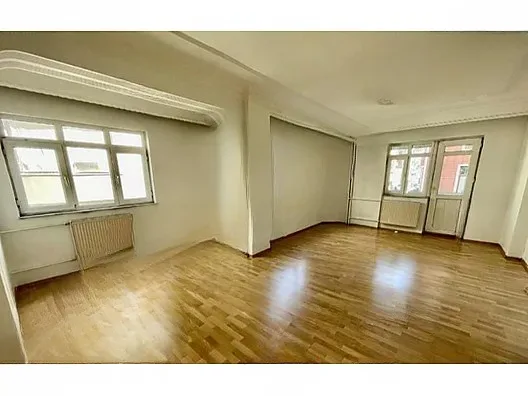 Yakutiye İstasyon'da 3. Kat 180 m² 4+1 Kiralık Daire