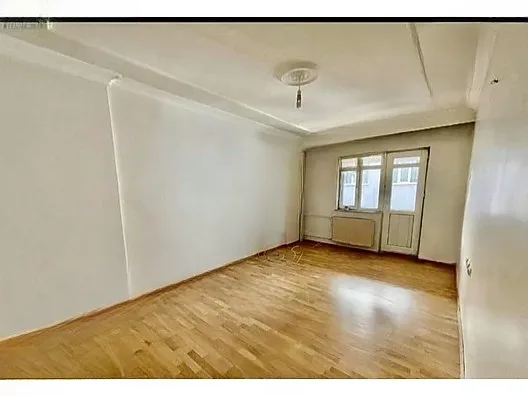 Yakutiye İstasyon'da 3. Kat 180 m² 4+1 Kiralık Daire