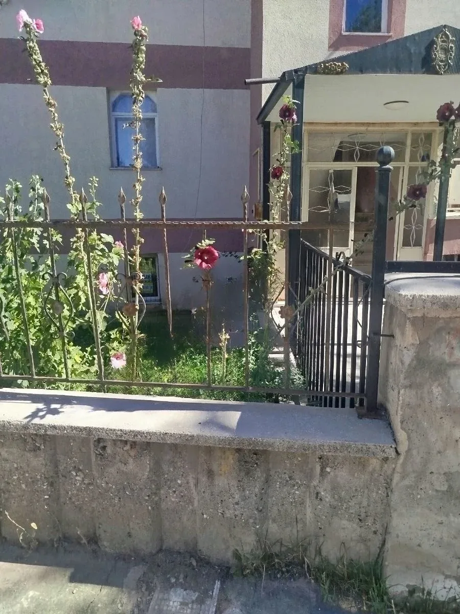 Yakutiye Lalapaşa'da Bodrum Kat 155 m² 3+1 Satılık Daire