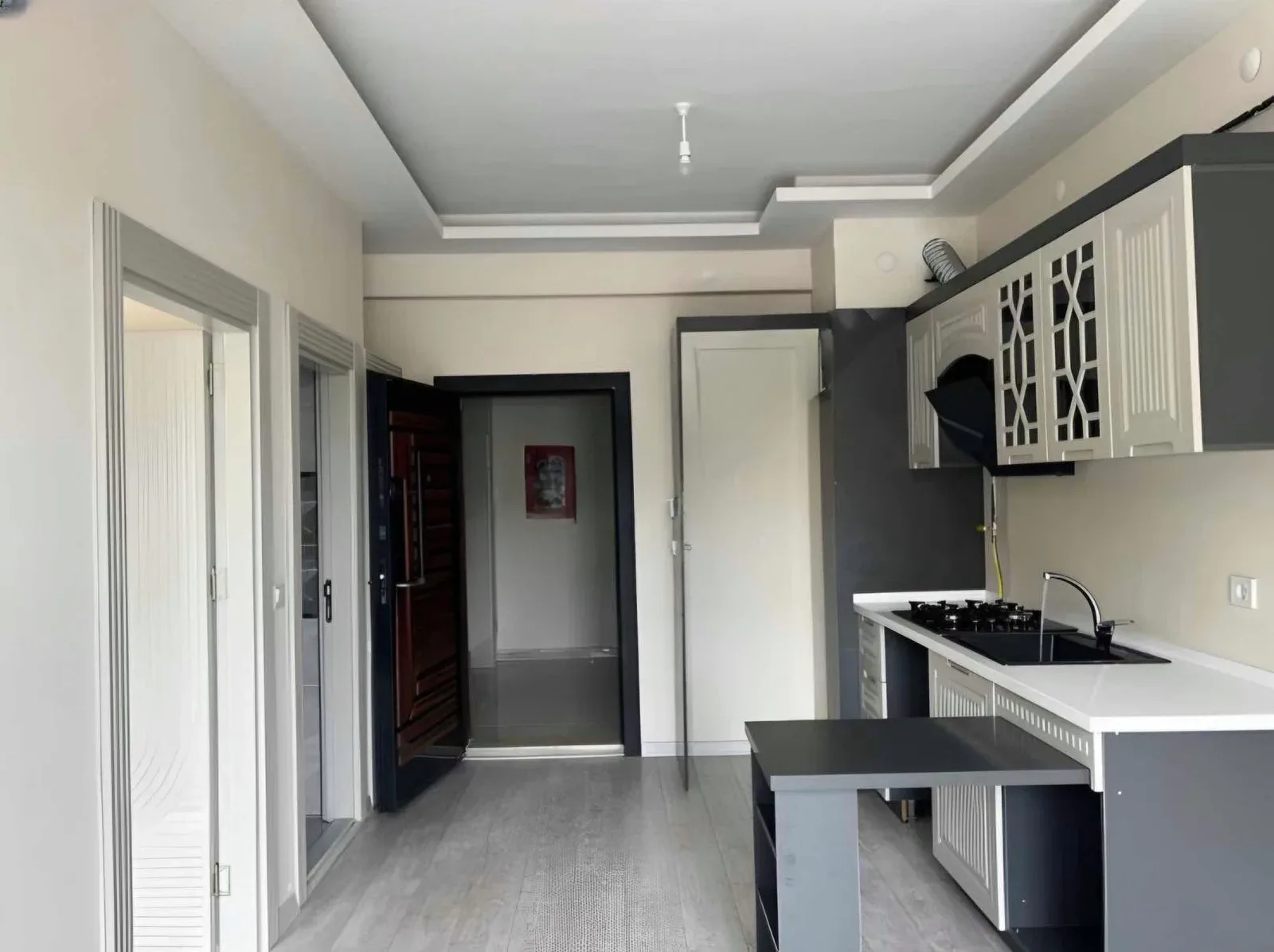 Palandöken Hüseyin Avni Ulaş'ta 3 Yaşında 4. Kat 42 m² 1+1 Satılık Daire