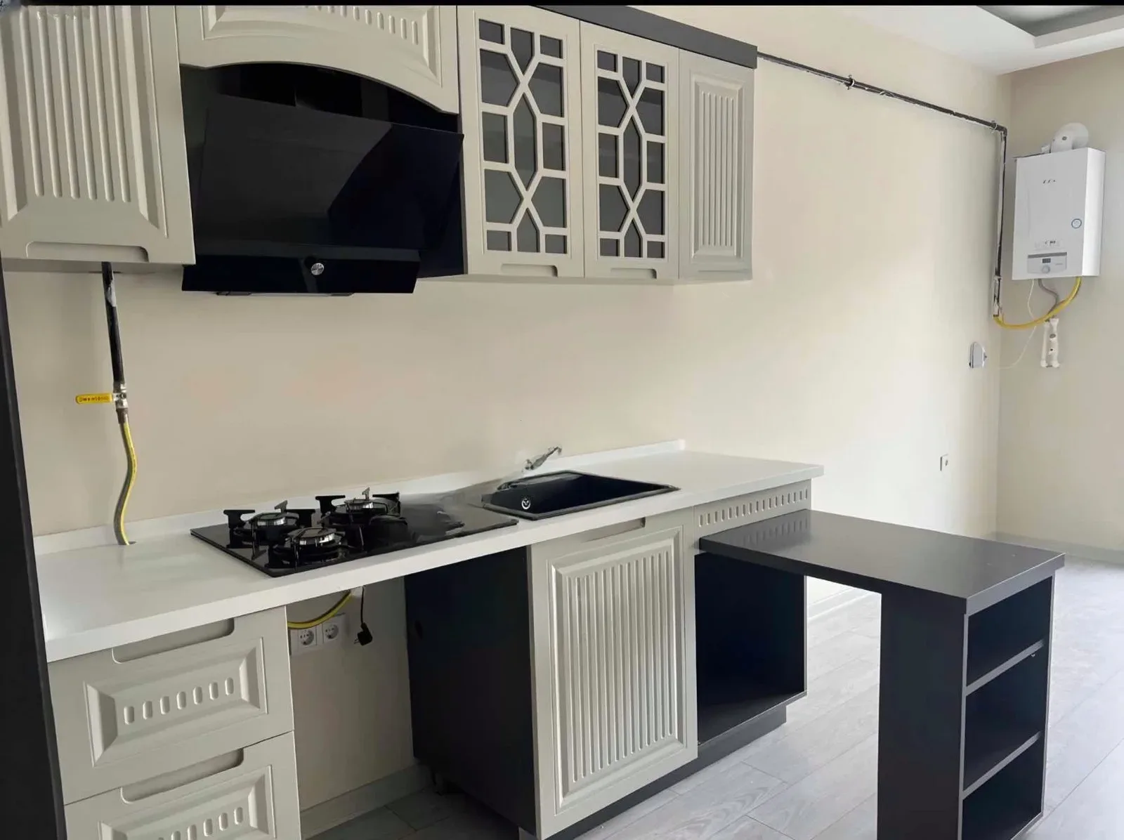 Palandöken Hüseyin Avni Ulaş'ta 3 Yaşında 4. Kat 42 m² 1+1 Satılık Daire