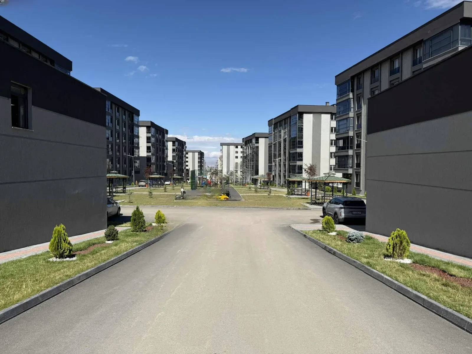 Yakutiye Merkez'de 5. Kat 208 m² 4+1 Satılık Daire