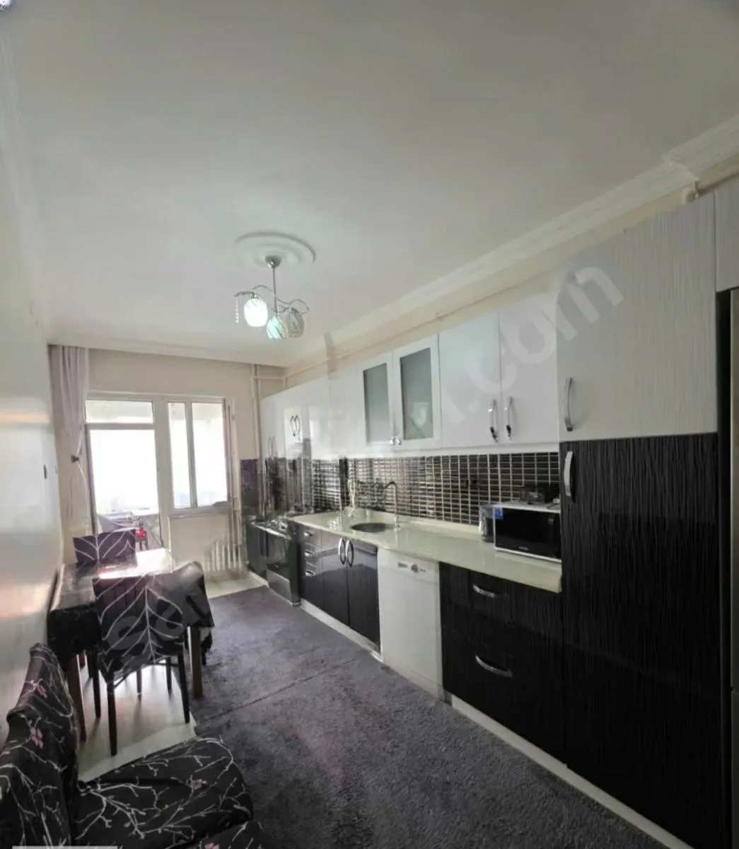 Yakutiye Lalapaşa'da 2. Kat 155 m² 3+1 Satılık Daire