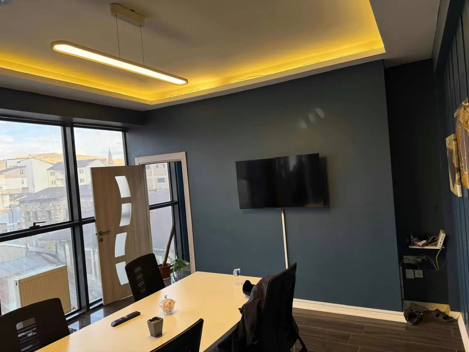Yakutiye Lalapaşa'da 3 Yaşında 2. Kat 90 m² Kiralık İş Yeri