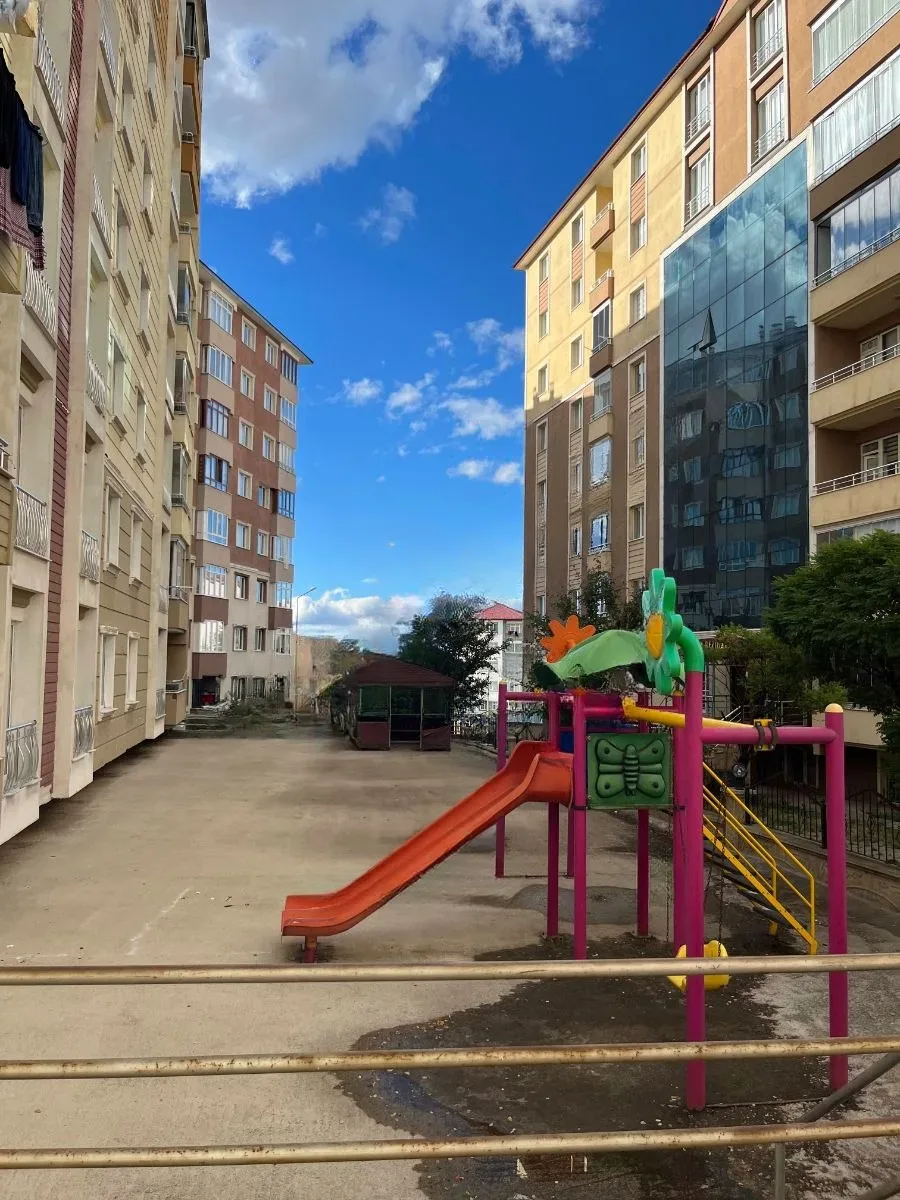 Palandöken Yunusemre'de Yüksek Giriş Kat 160 m² 3+1 Kiralık Daire