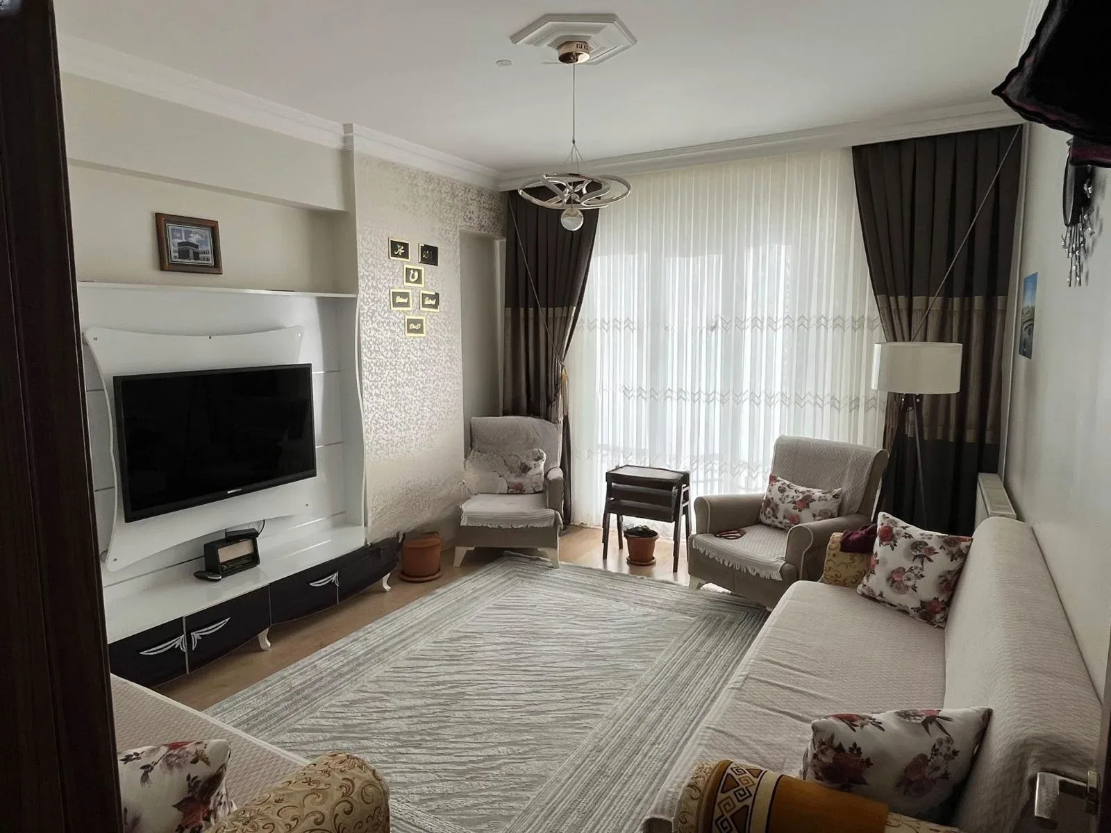 Palandöken Yunusemre'de Yüksek Giriş Kat 160 m² 3+1 Kiralık Daire - Fotoğraf 8