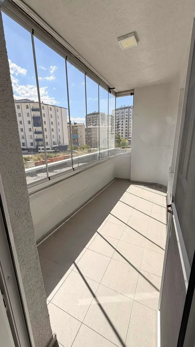 Yakutiye İstasyon'da 3. Kat 195 m² 4+1 Satılık Daire - Fotoğraf 12