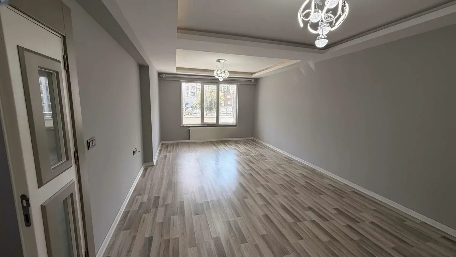 Yakutiye İstasyon'da 3. Kat 195 m² 4+1 Satılık Daire