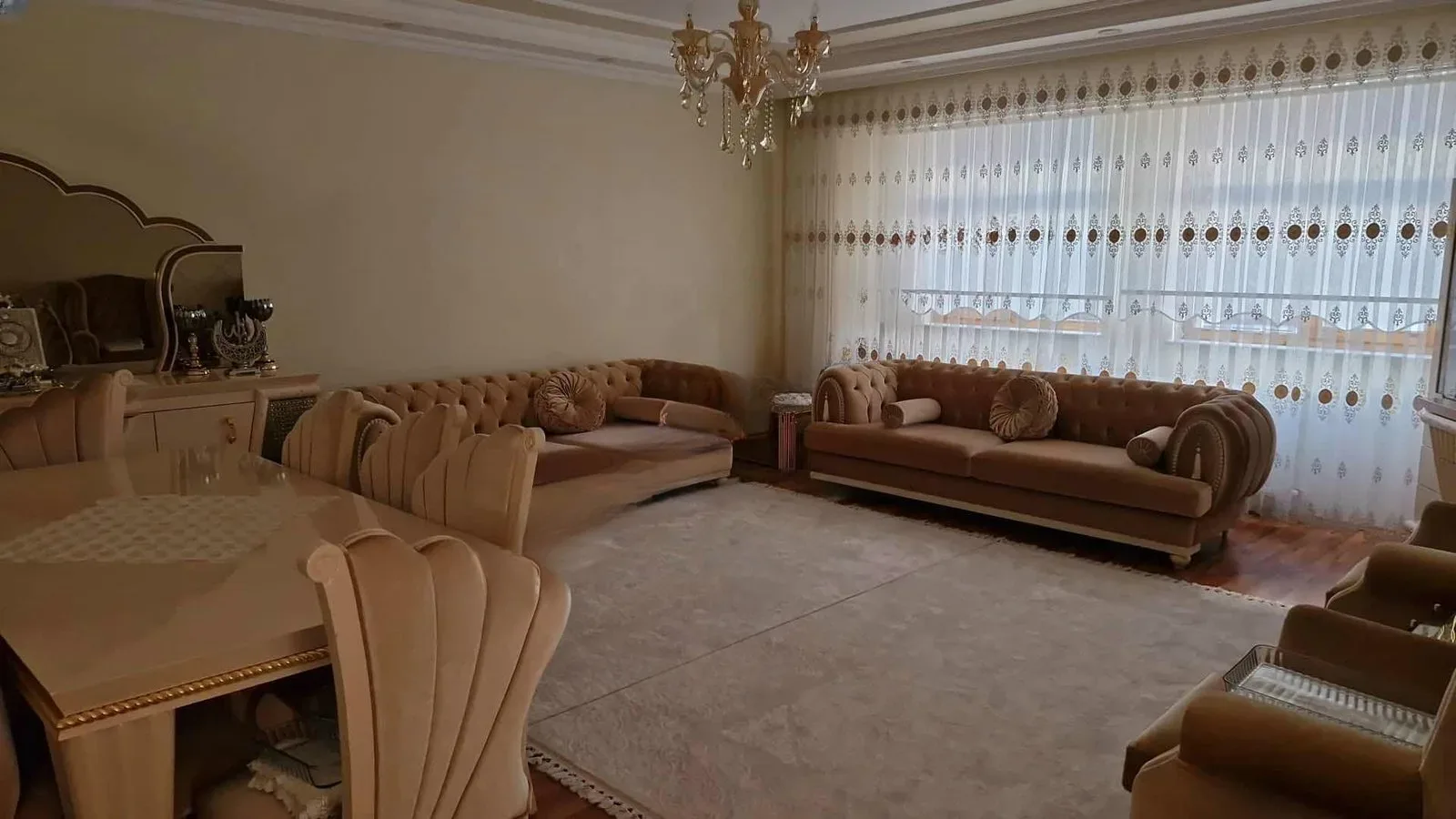 Yakutiye Terminal'da 2. Kat 200 m² 3+1 Satılık Daire
