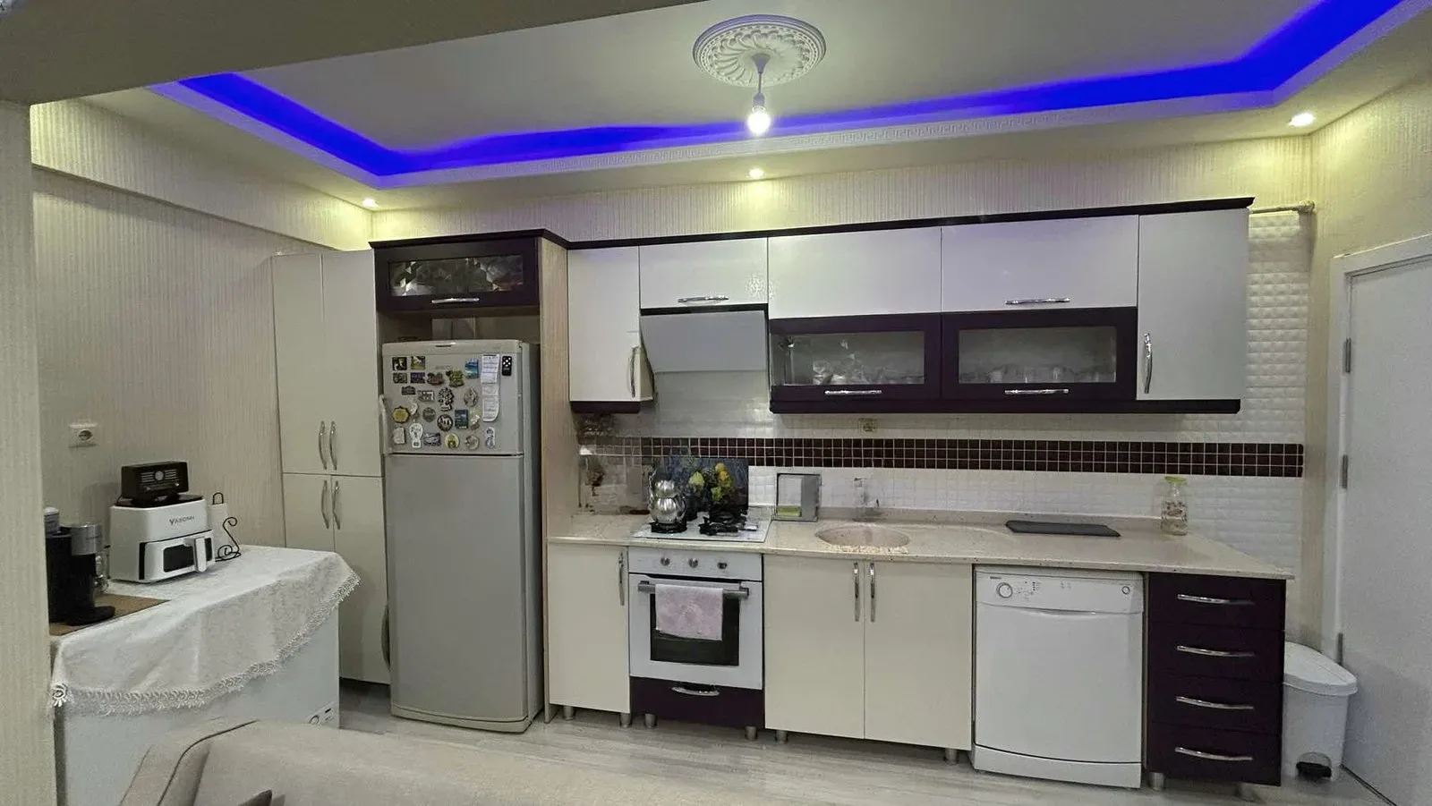 Aziziye Merkez'de 1. Kat 135 m² 3+0 Satılık Daire