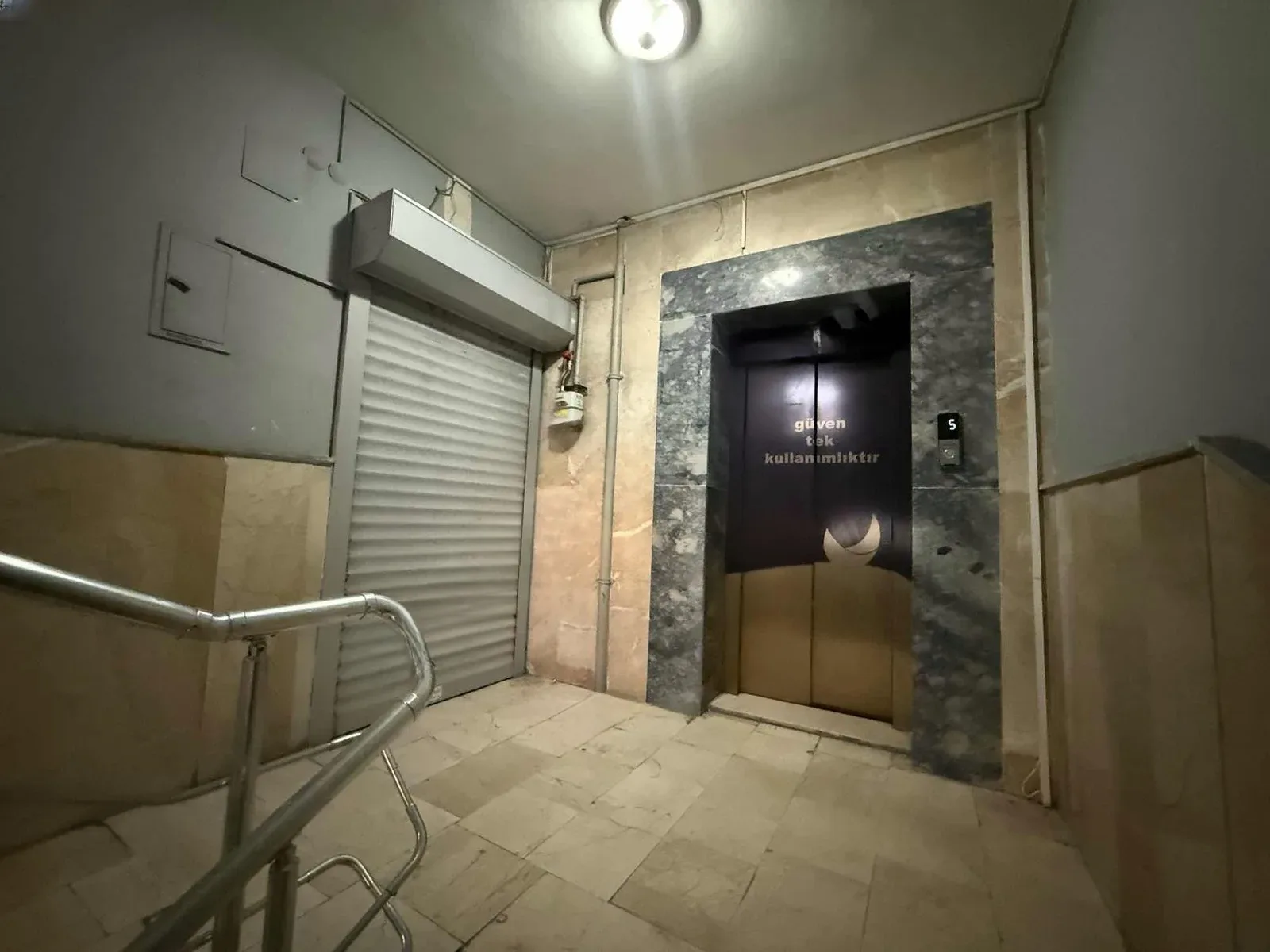 Yakutiye Lalapaşa'da 1. Kat 200 m² Kiralık İş Yeri