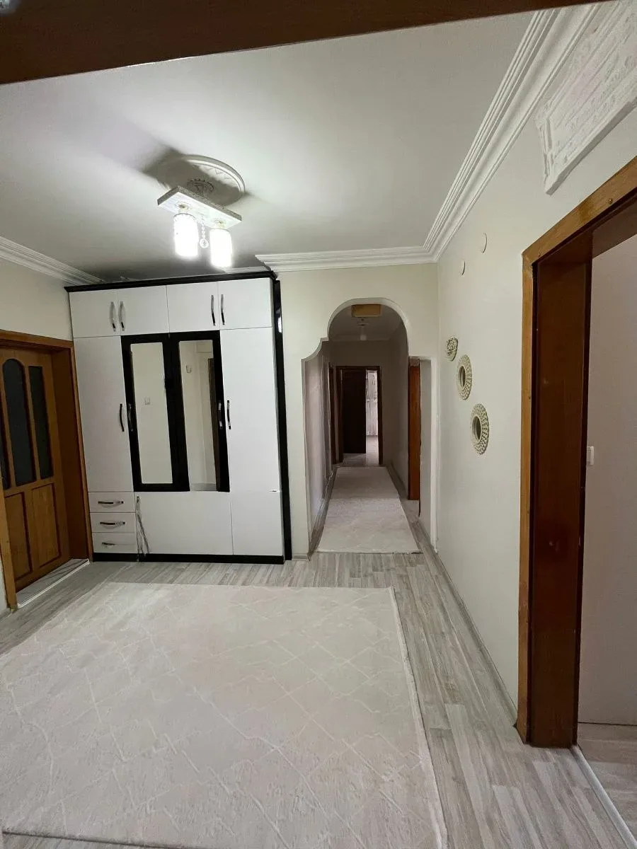 Palandöken Adnan Menderes'te 1. Kat 180 m² 3+1 Satılık Daire