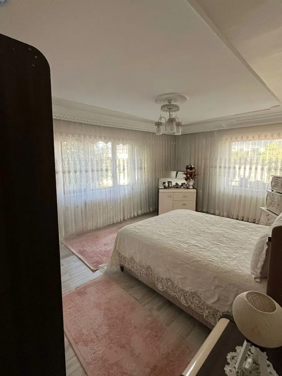Palandöken Adnan Menderes'te 1. Kat 180 m² 3+1 Satılık Daire - Fotoğraf 12