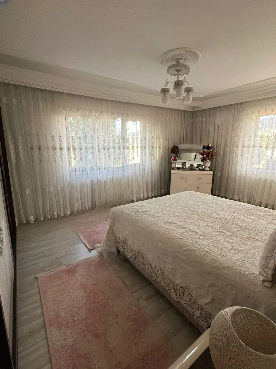 Palandöken Adnan Menderes'te 1. Kat 180 m² 3+1 Satılık Daire - Fotoğraf 13