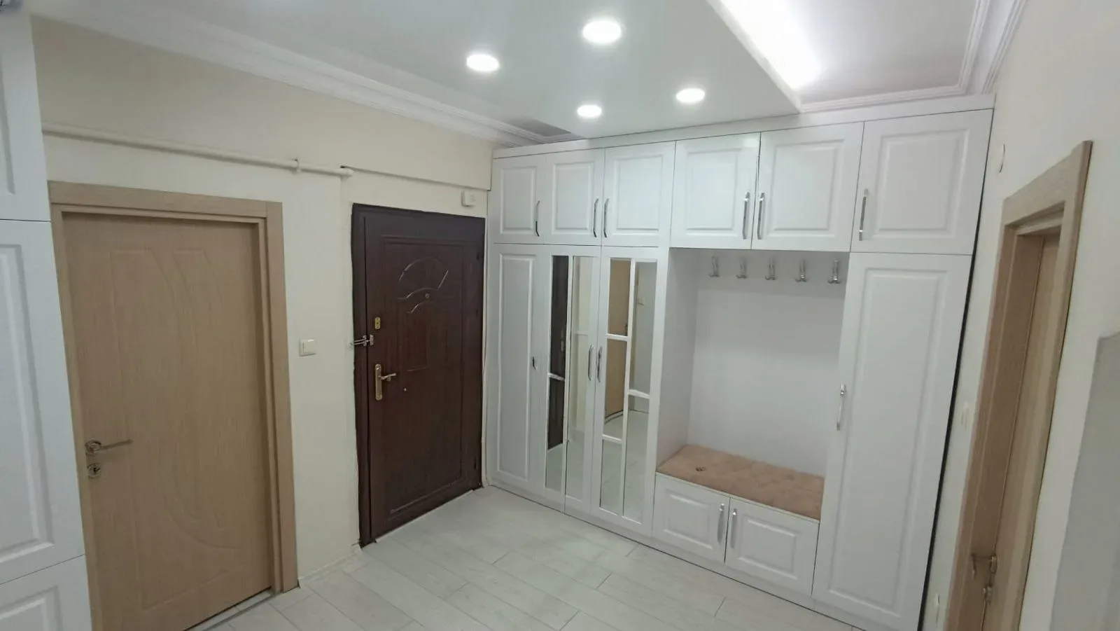 Palandöken Yunusemre'de 3. Kat 180 m² 3+1 Satılık Daire