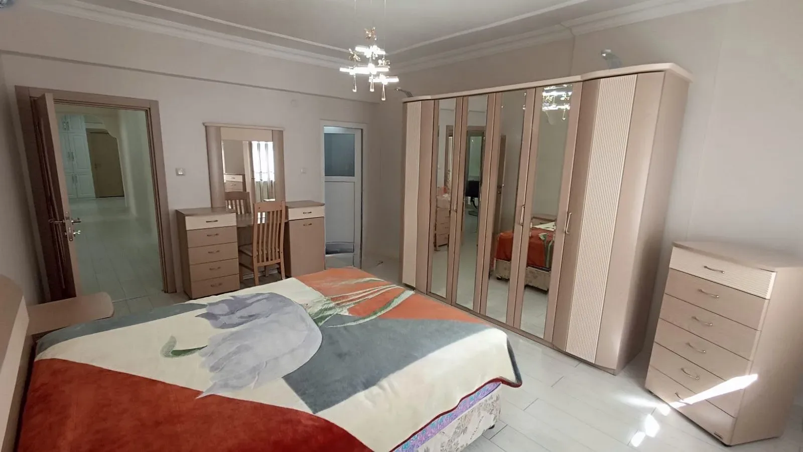 Palandöken Yunusemre'de 3. Kat 180 m² 3+1 Satılık Daire