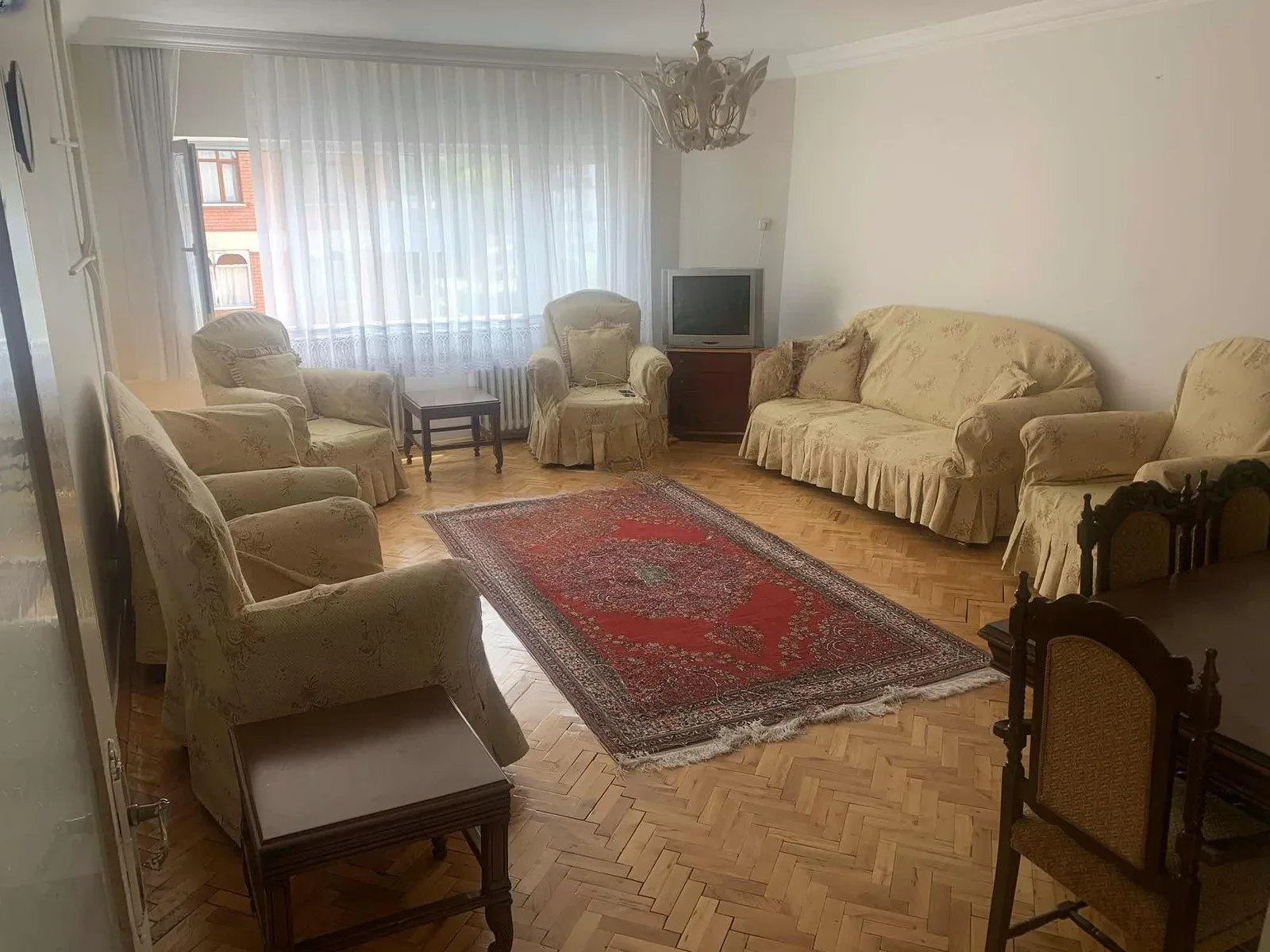 Yakutiye Lalapaşa'da 4. Kat 180 m² 2+1 Kiralık Villa