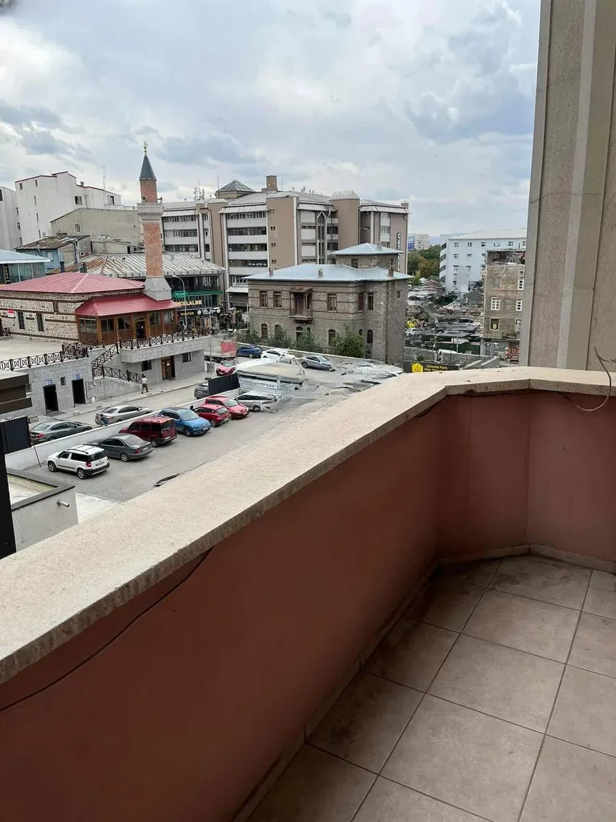Yakutiye Lalapaşa'da 220 m² Kiralık Daire
