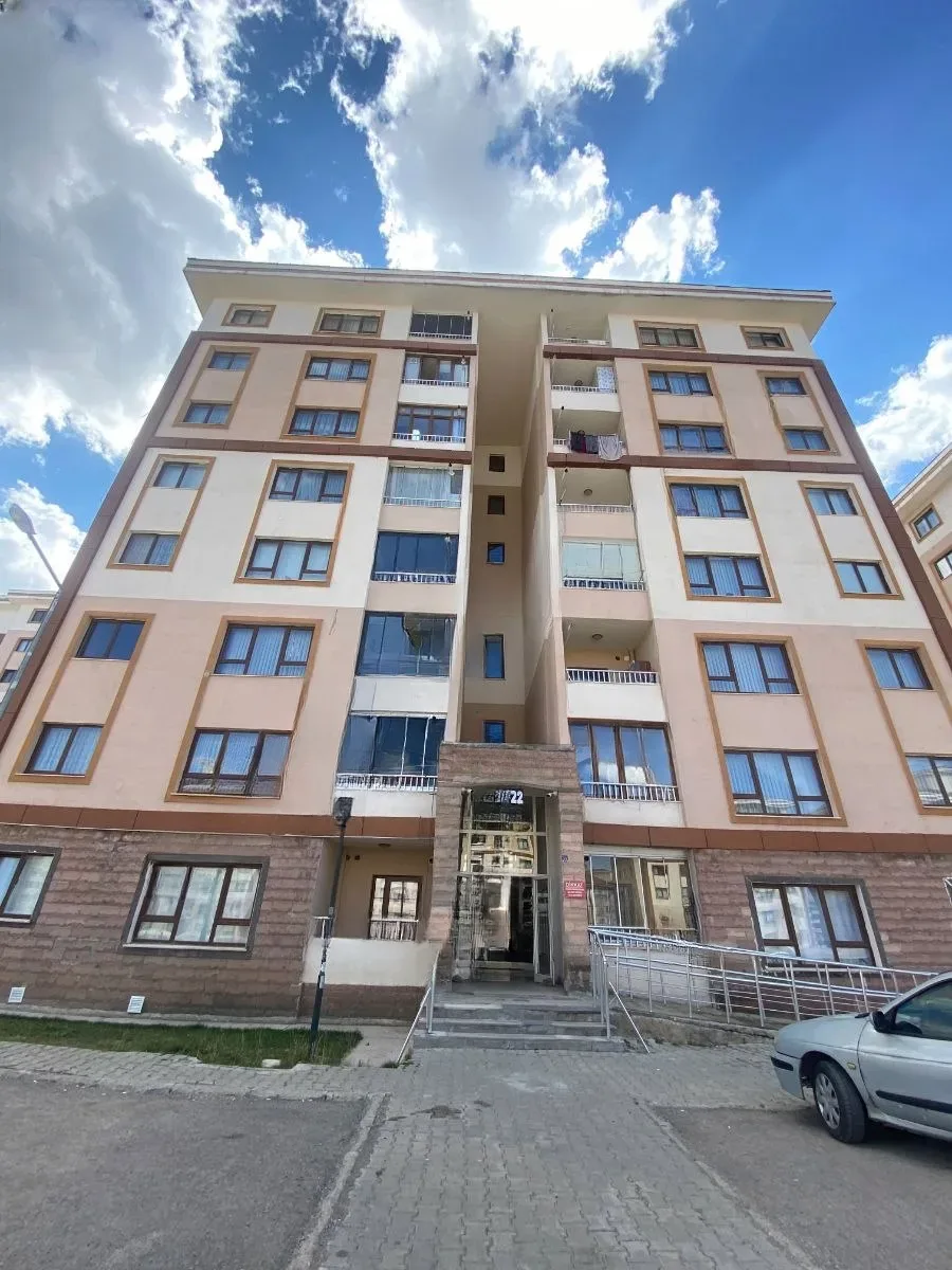 Palandöken Hüseyin Avni Ulaş'ta 130 m² Satılık Daire - 1